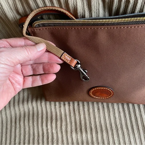 Dooney & Bourke Brown canvas w/leather Crossbody Pouchette - EUC - Picture 5 of 12